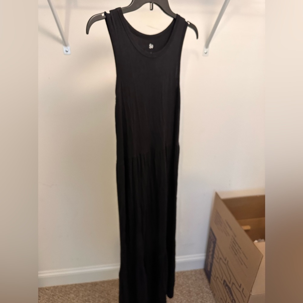 Black maxi dress size small